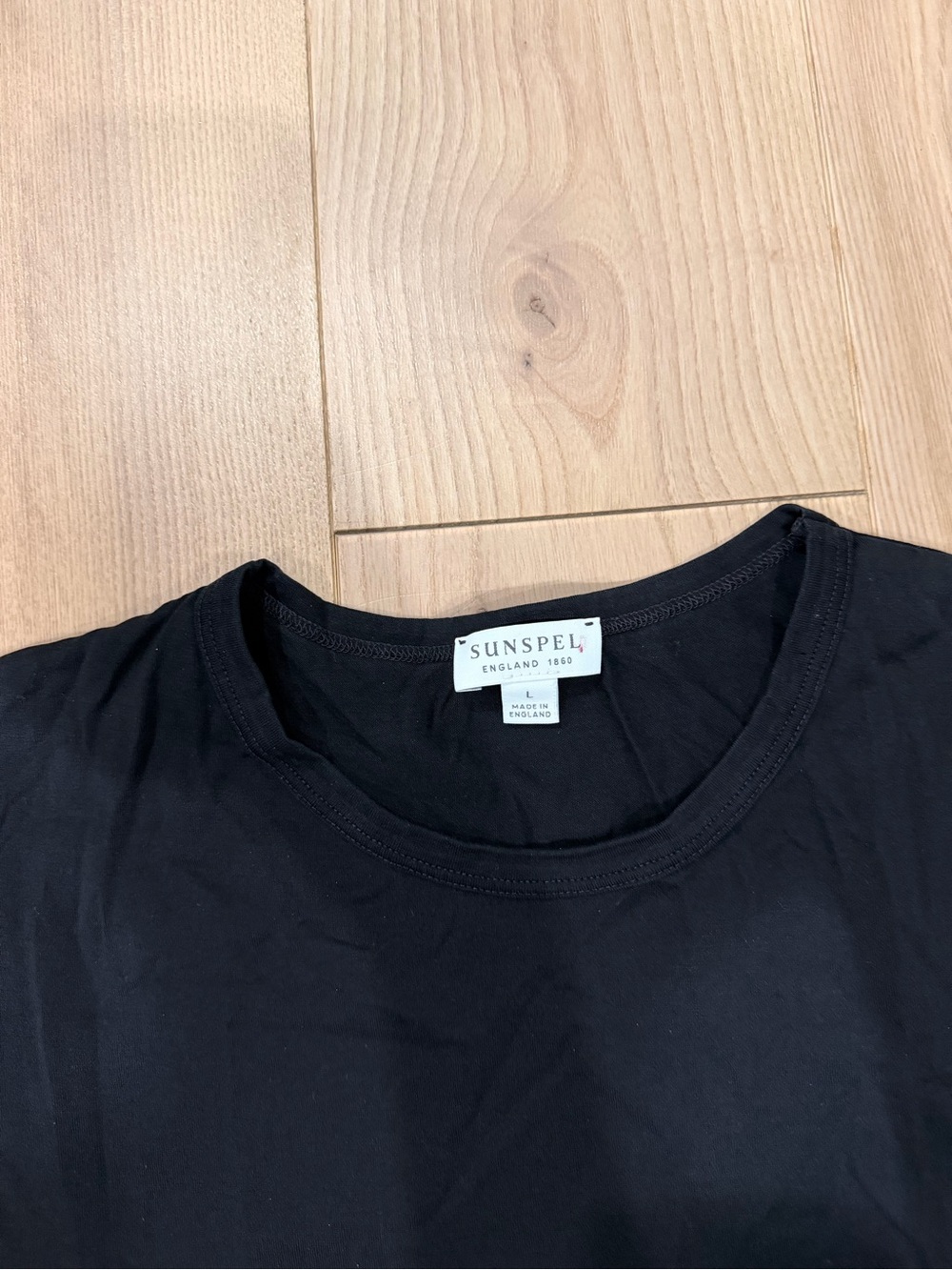 Sunspel Black Classic T-Shirt - Picture 3 of 5